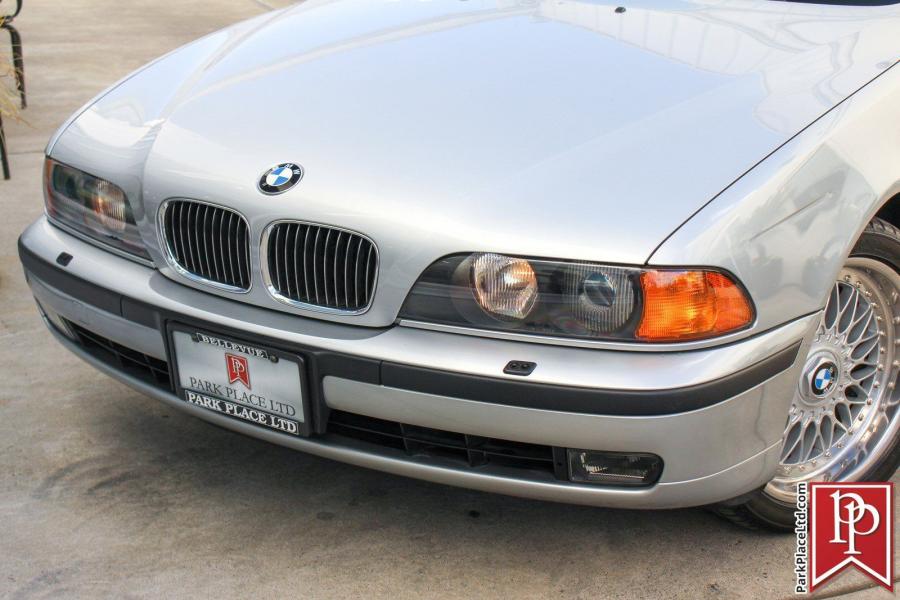 Детали экстерьера BMW 540i Sedan (E39) 1998 года  (фото 36 из 50)